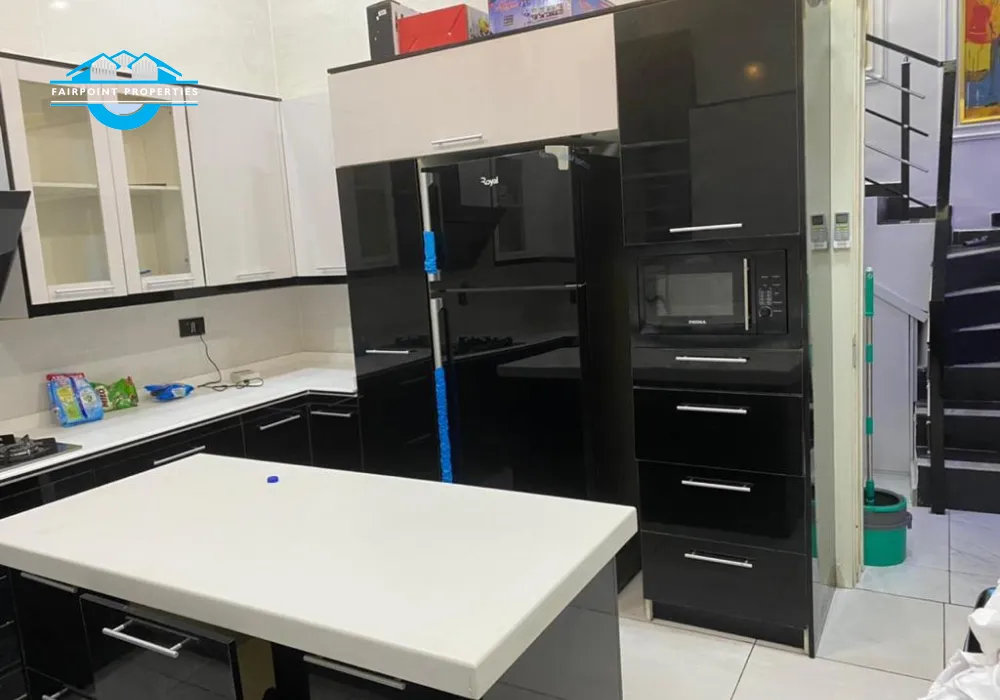 4 Bedroom Semi Detached Duplex For Shortlet