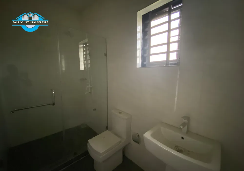 Luxury 5 Bedroom Detached Duplex