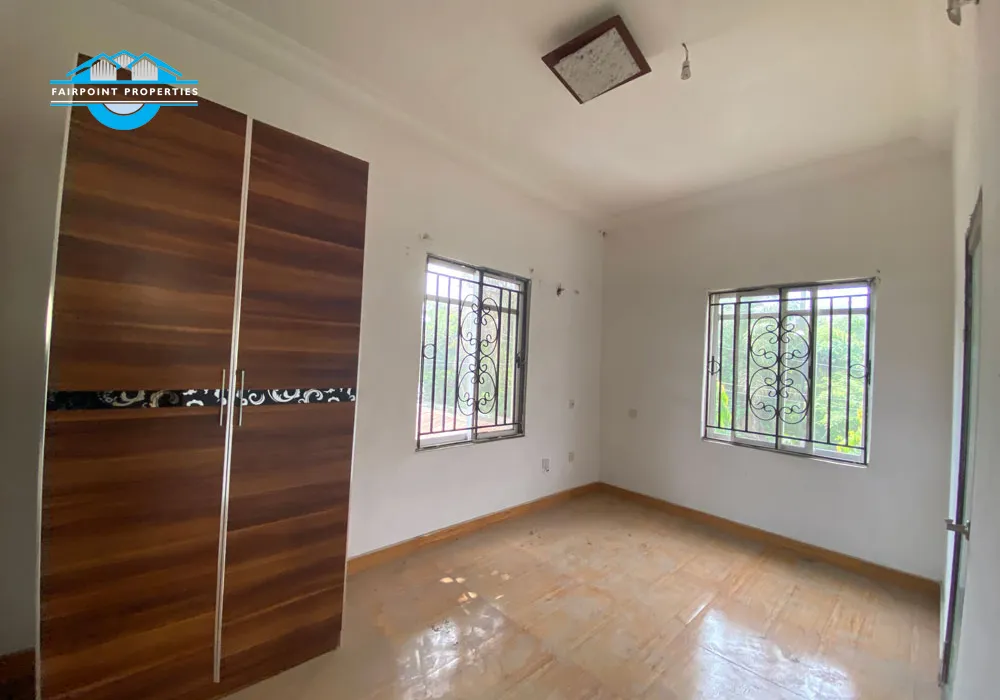5 bedroom detached duplex