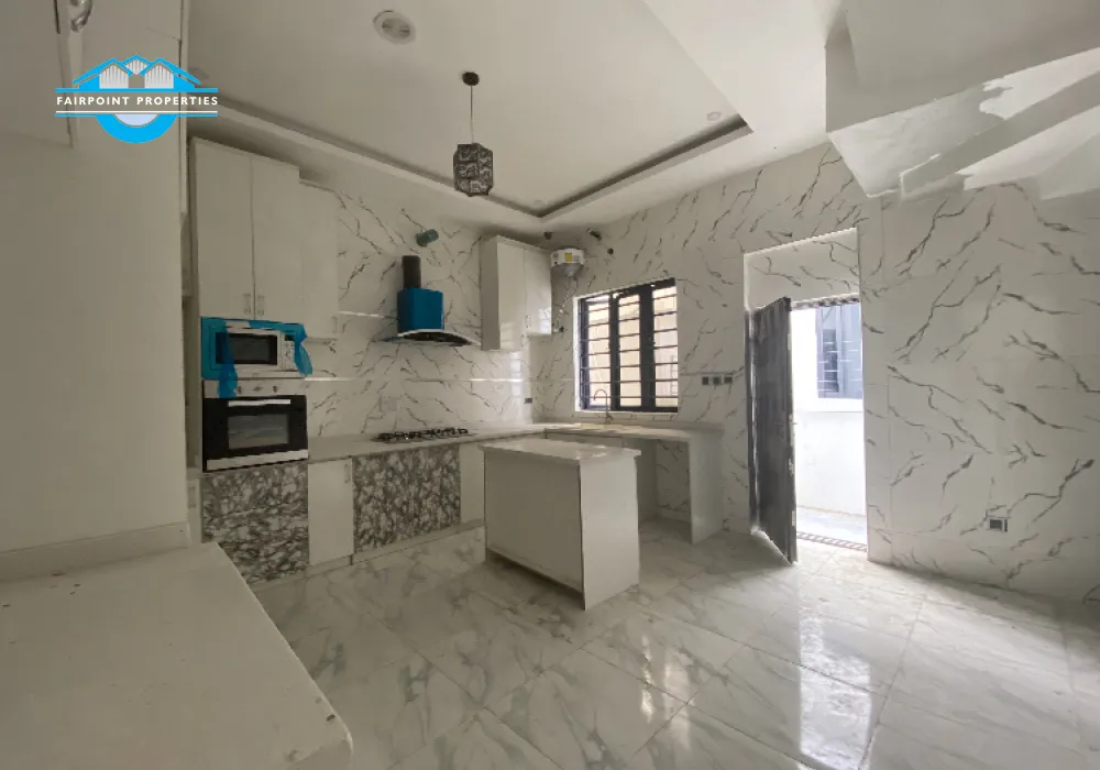 5 bedroom fully detached duplex with pool