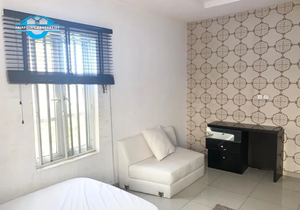 5 Bedroom shortlet Apartment