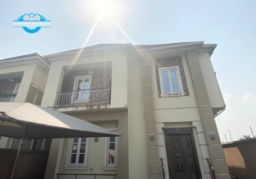 5 Bedroom shortlet Apartment