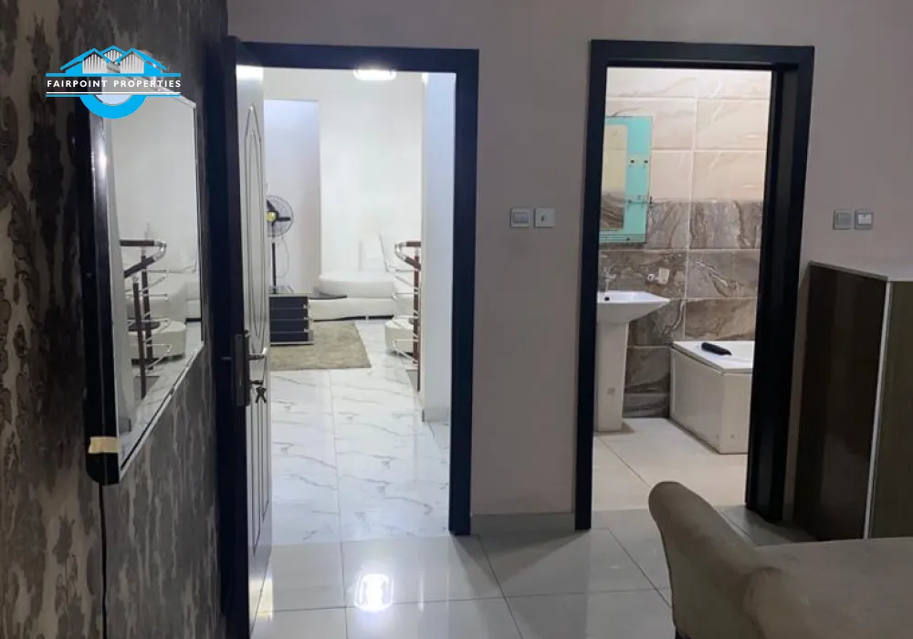 5 Bedroom shortlet Apartment