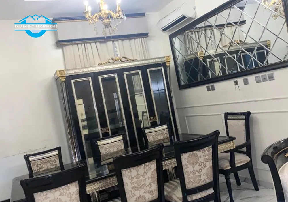 5 Bedroom shortlet Apartment