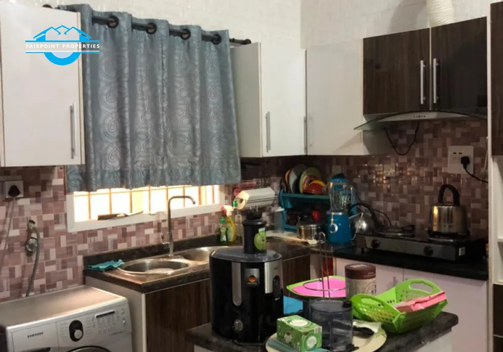 5 Bedroom shortlet Apartment