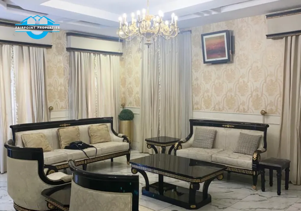 5 Bedroom shortlet Apartment