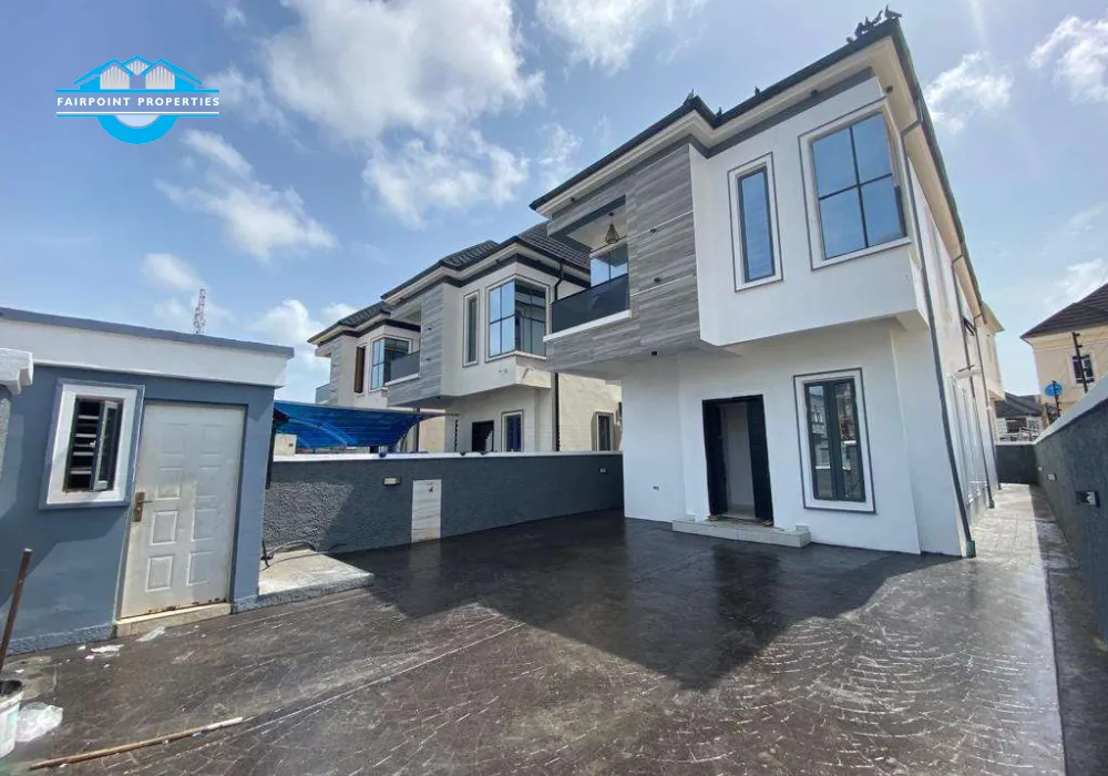 A 4bedroom fully detached duplex with a a bq at ikota lekki phase ll, Lagos