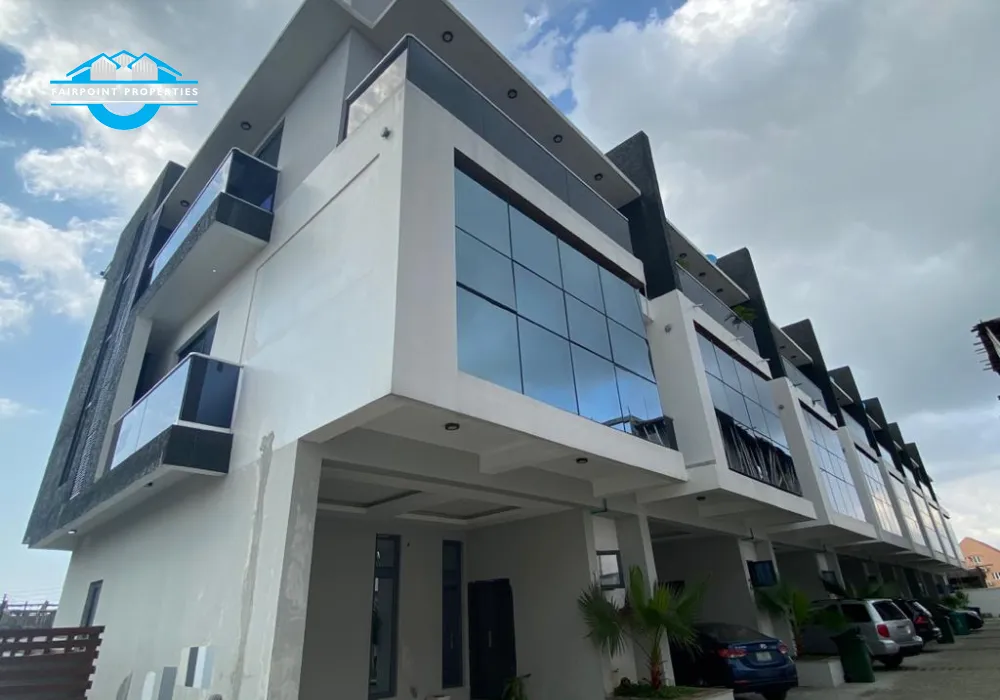 4 Bedroom detached duplex