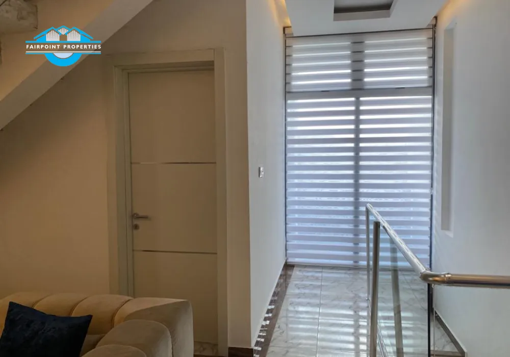 4 Bedroom detached duplex