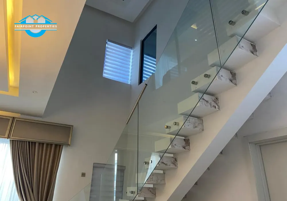 4 Bedroom detached duplex