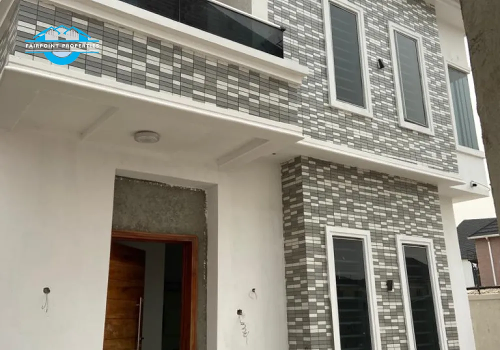 4 bedroom fully detached for sale in Osapa London