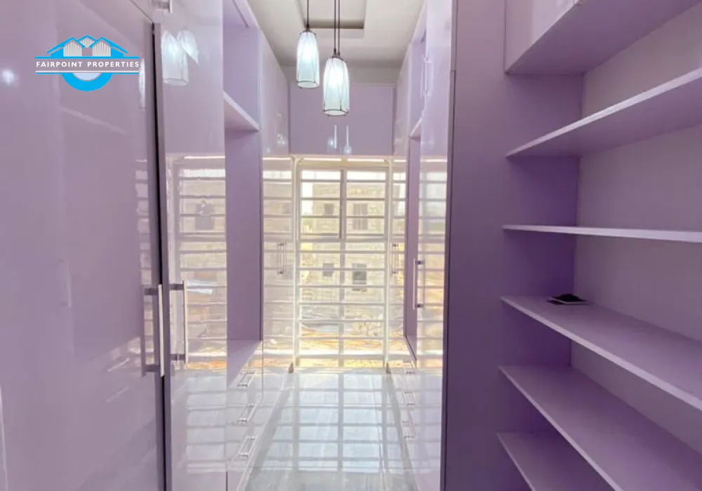 Deluxe 5 bedroom Semi-detached duplex For Sale in Ajah Lagos