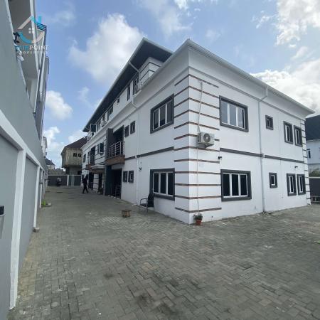 A Lovely 3 Bedroom Apartment for Rent At Lekki Phase 2, Lagos.