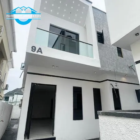 Semi detached 4bedroom duplex