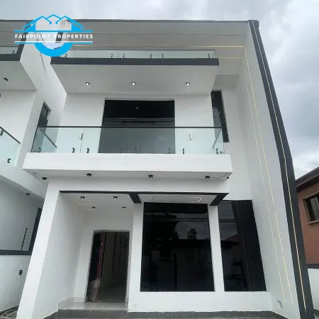 A ELEGANTLY CRAFTED AND LUXURIOUS, MASSIVE SIZED FULLY DETACHED 5 BEDROOM DUPLEX + INVERTER + BQ IN A SECURED AND BEAUTIFUL ESTATE IN IKOTA  - LEKKI LAGOS.
