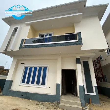 Luxury 4 bedroom detached Duplex 