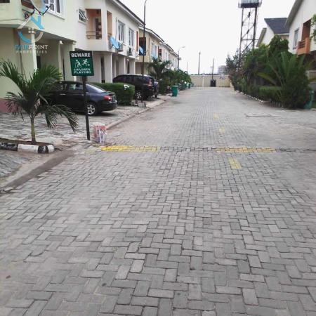 5bedroom terrace duplex with a Bq for rent at Lekki right,Lagos 