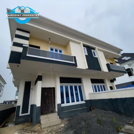 Luxury 4 Bedroom Semi Detached 