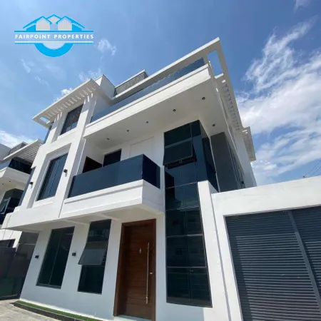 4 Bedroom Fully Detached Duplex With Bq, Swimming Pool and Cinema Room For Sale in Lekki Lagos