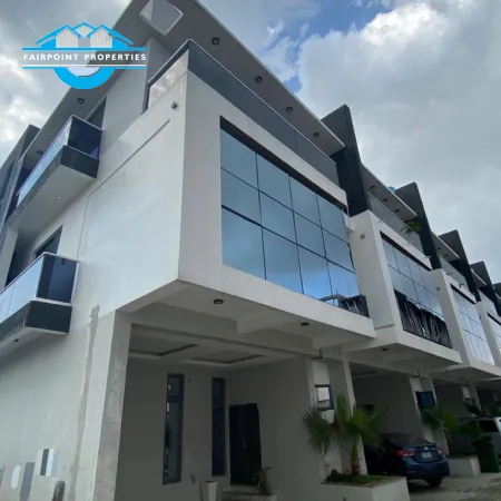 4 Bedroom detached duplex